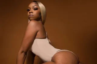 4"9 throatgoddess - Image 1