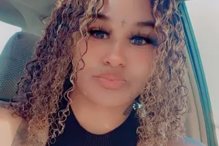 ❤💕❤💕❤💕❤💕T SHIRT AND MY PANTIES... - Image 3